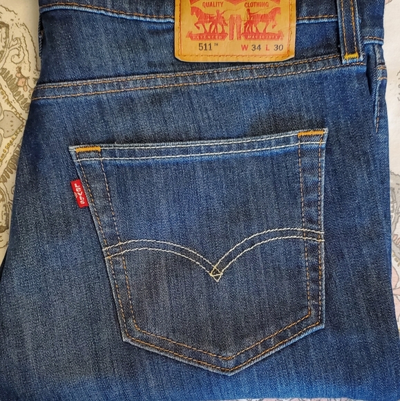 Levi's Jeans - Picture 1 of 2